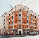 Luxurious Central Riga Apartment - Near Old Town